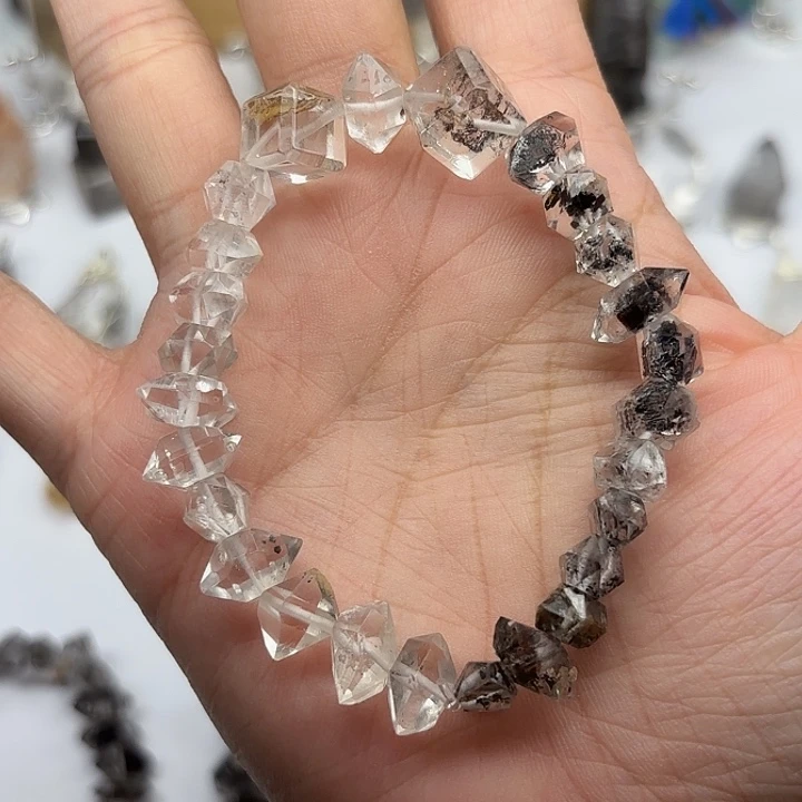 水晶手串未镶嵌闪灵钻手串