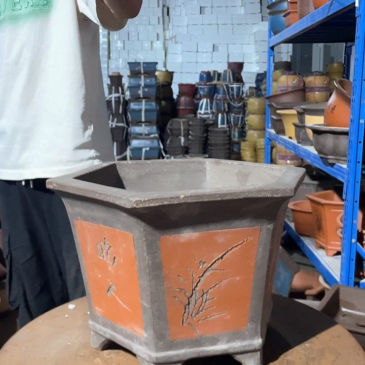 32红色六方花盆花盆