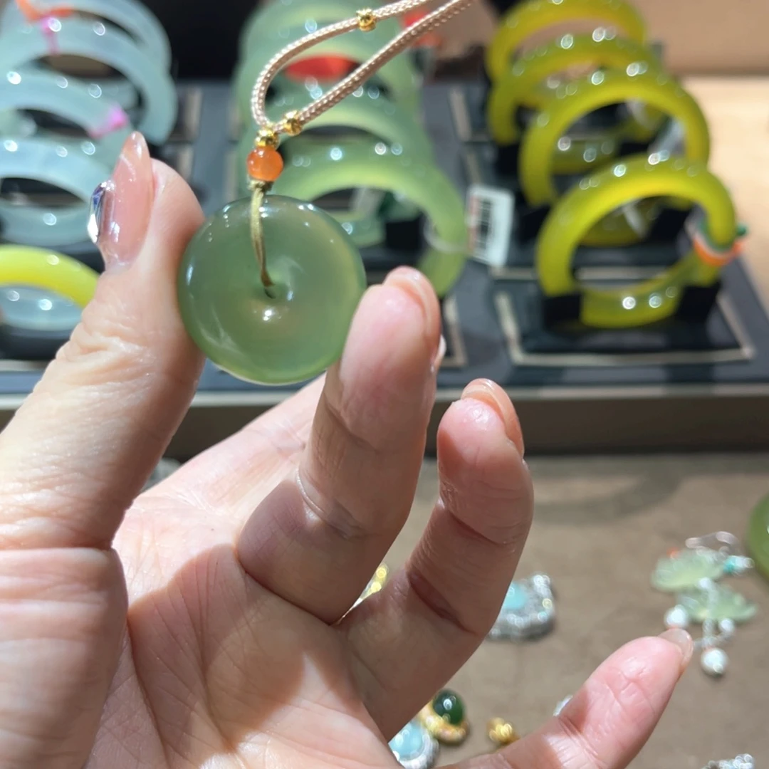 岫玉手镯未镶嵌手镯