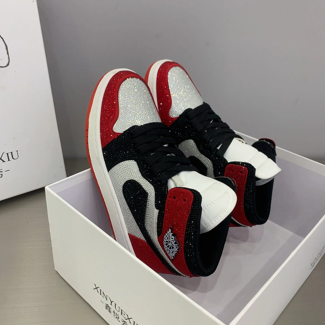 2025韩版时尚潮流学生党百搭休闲鞋拼色彩钻高帮踩屎感滑板鞋