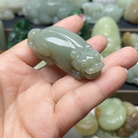 颈饰未镶嵌和田玉墨**年