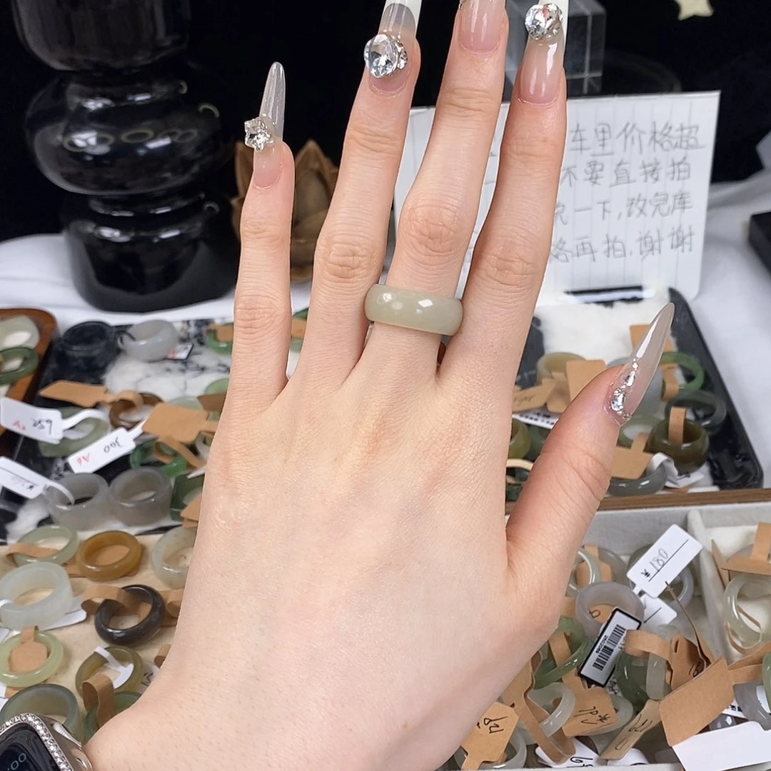 未镶嵌戒指和田玉z109黄口轮胎16.5