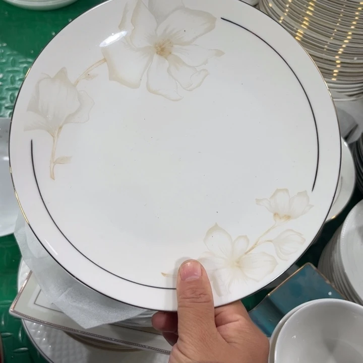 骨瓷秒金八寸浅盘四个微瑕