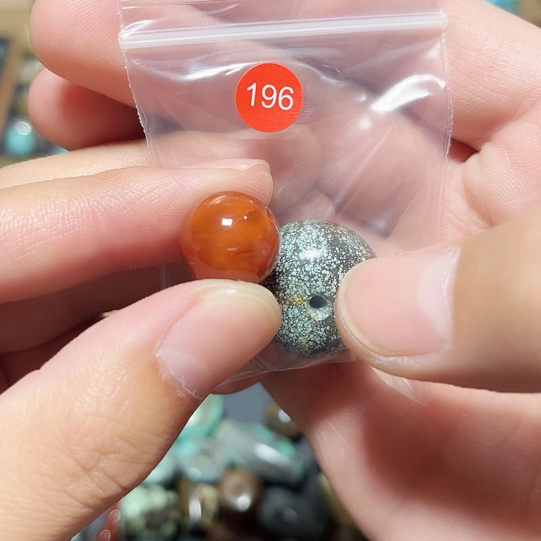 乐***中玛瑙/玉髓未镶嵌圆珠桶珠老型手串！！