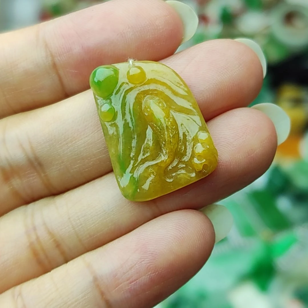 翡翠未镶嵌颈饰26