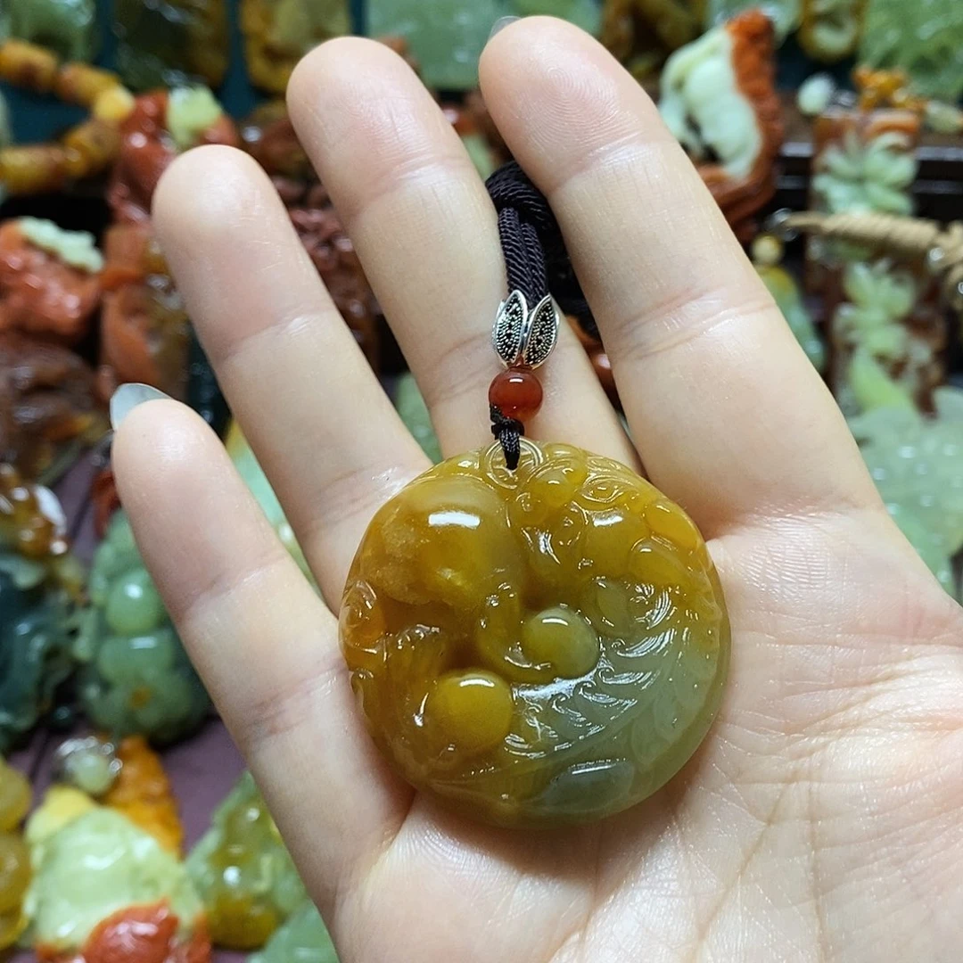 岫玉未镶嵌吊坠(赠链)