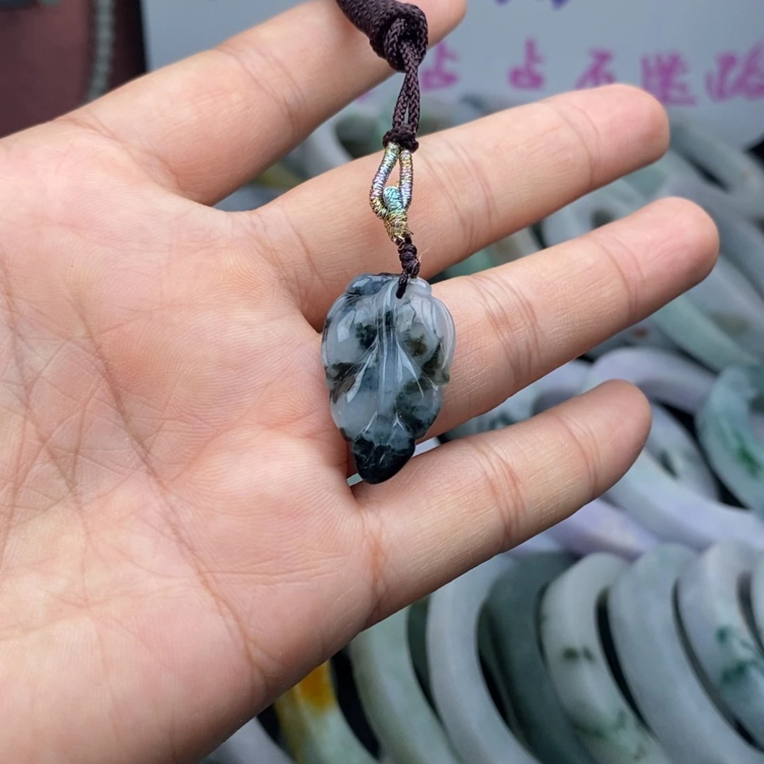 翡翠颈饰未镶嵌挂件