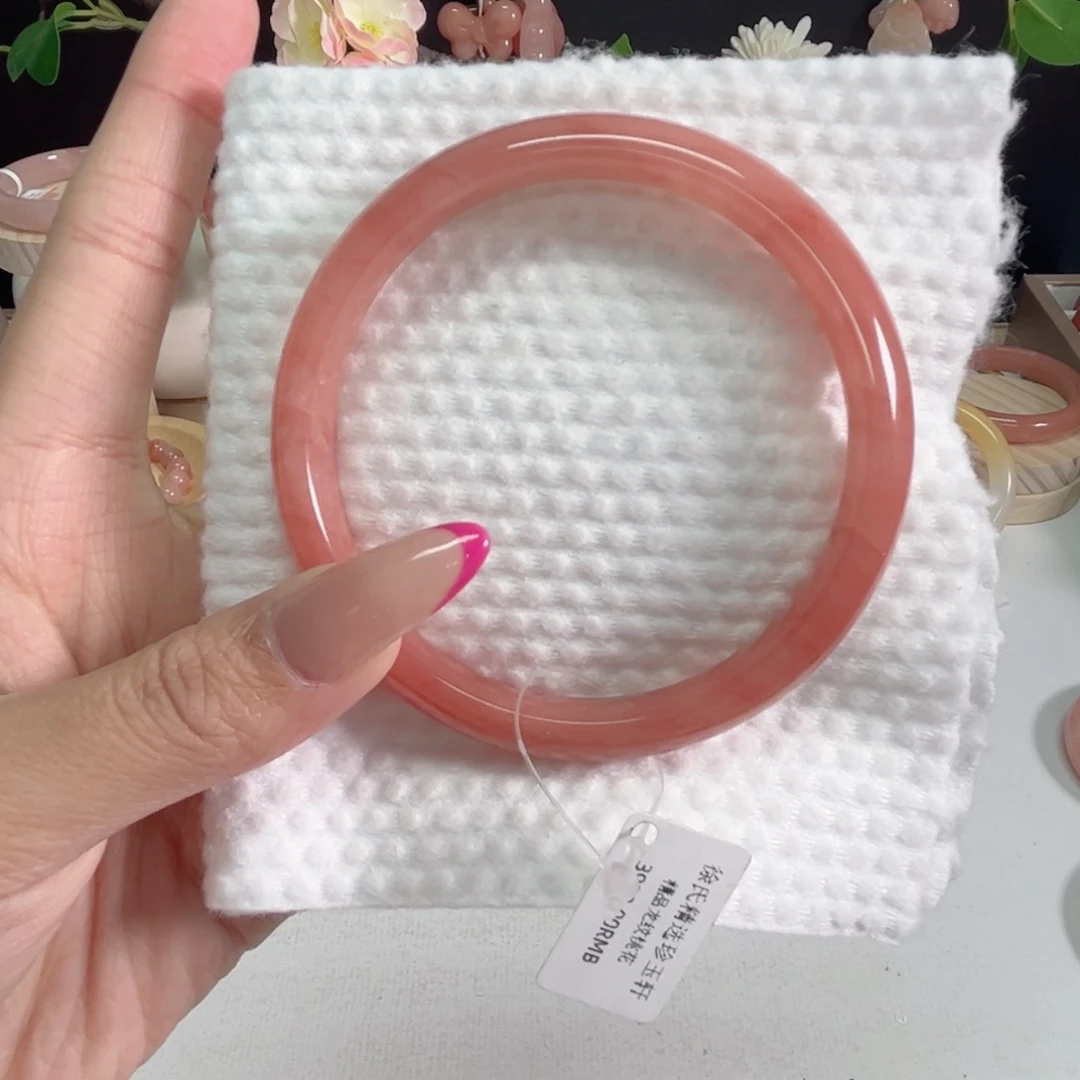 未镶嵌手镯石英质玉?*