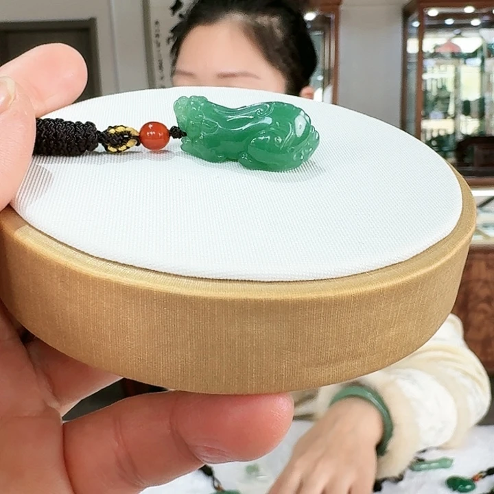 密玉（石英质玉）吊坠合金