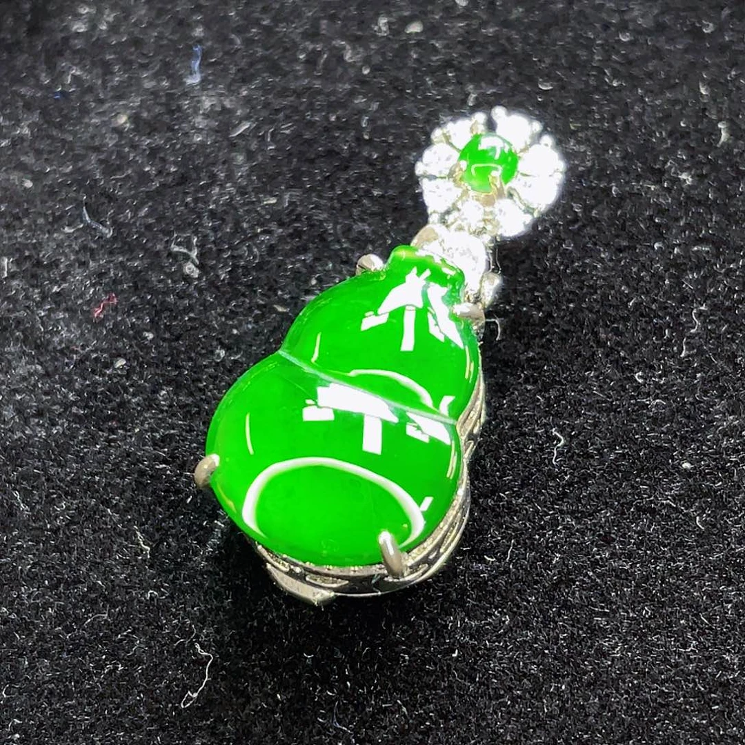 吊坠(不含链)未镶嵌翡翠