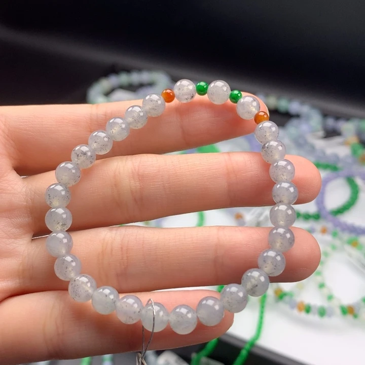 翡翠手镯未镶嵌翡翠