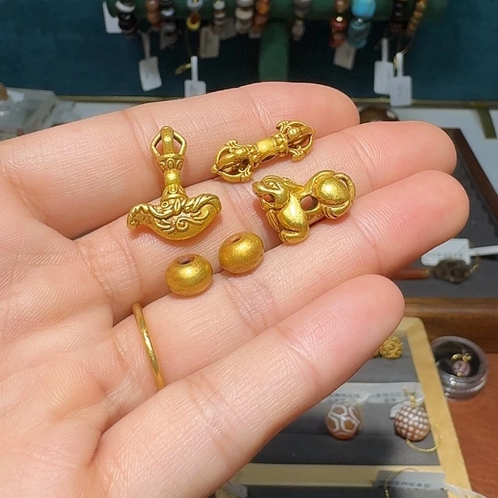 B****吊坠（不含链）琉璃