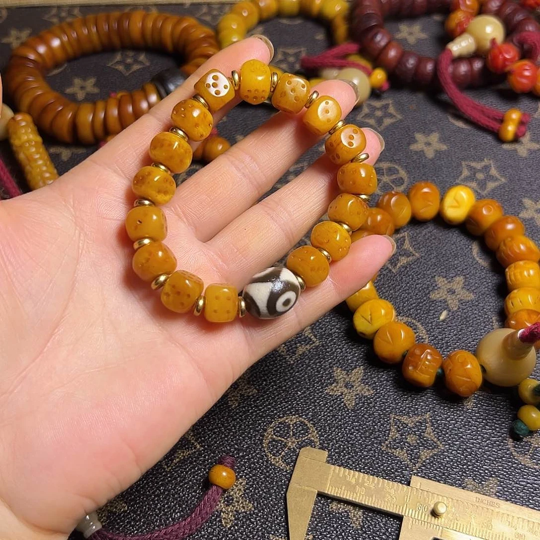 香榧木藏区手串牛骨