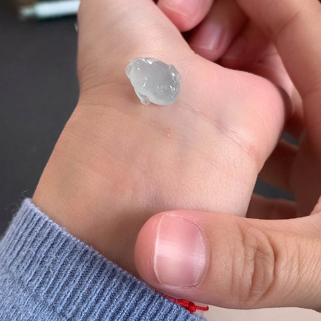 翡翠未镶嵌颈饰金蟾