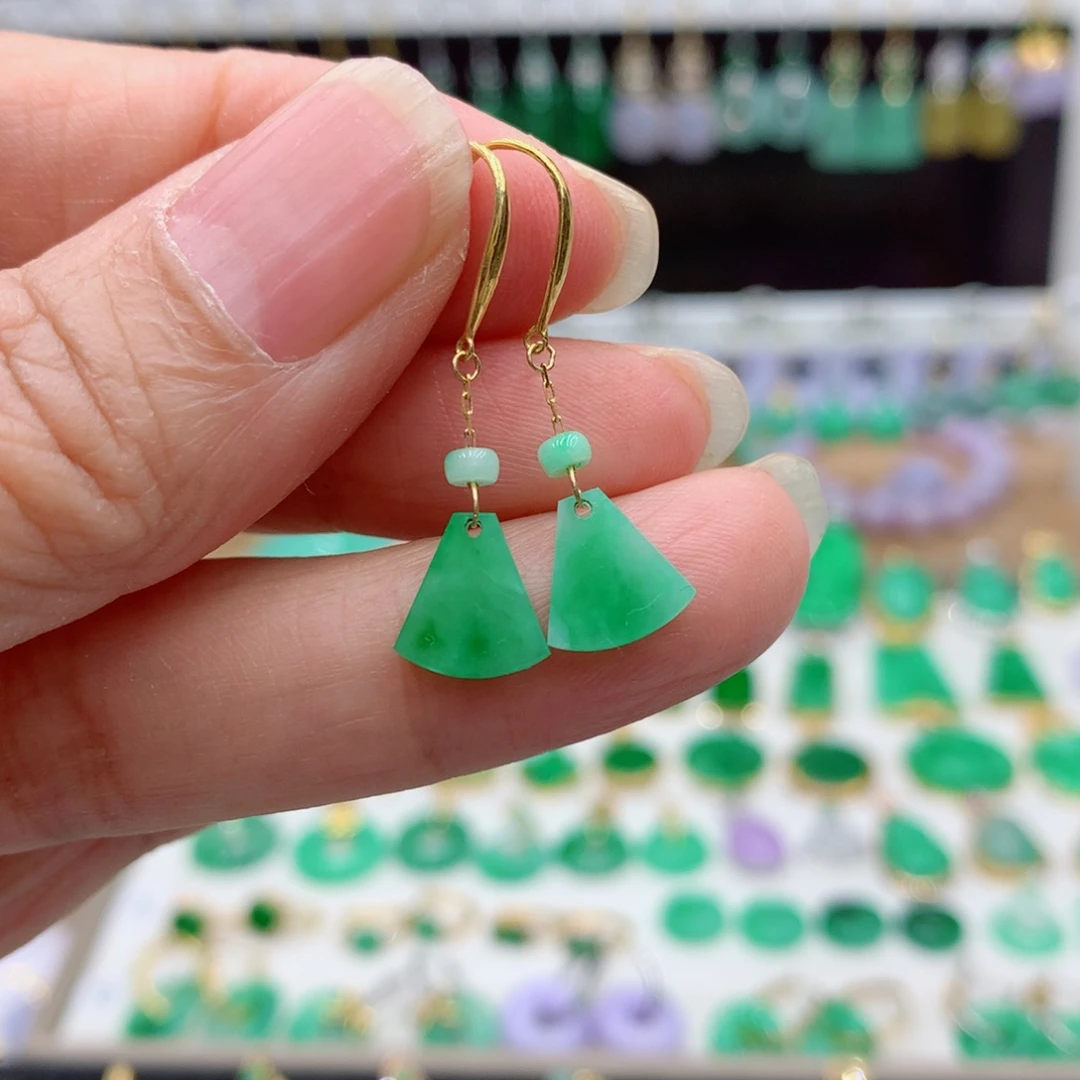 翡翠18K金镶嵌耳饰