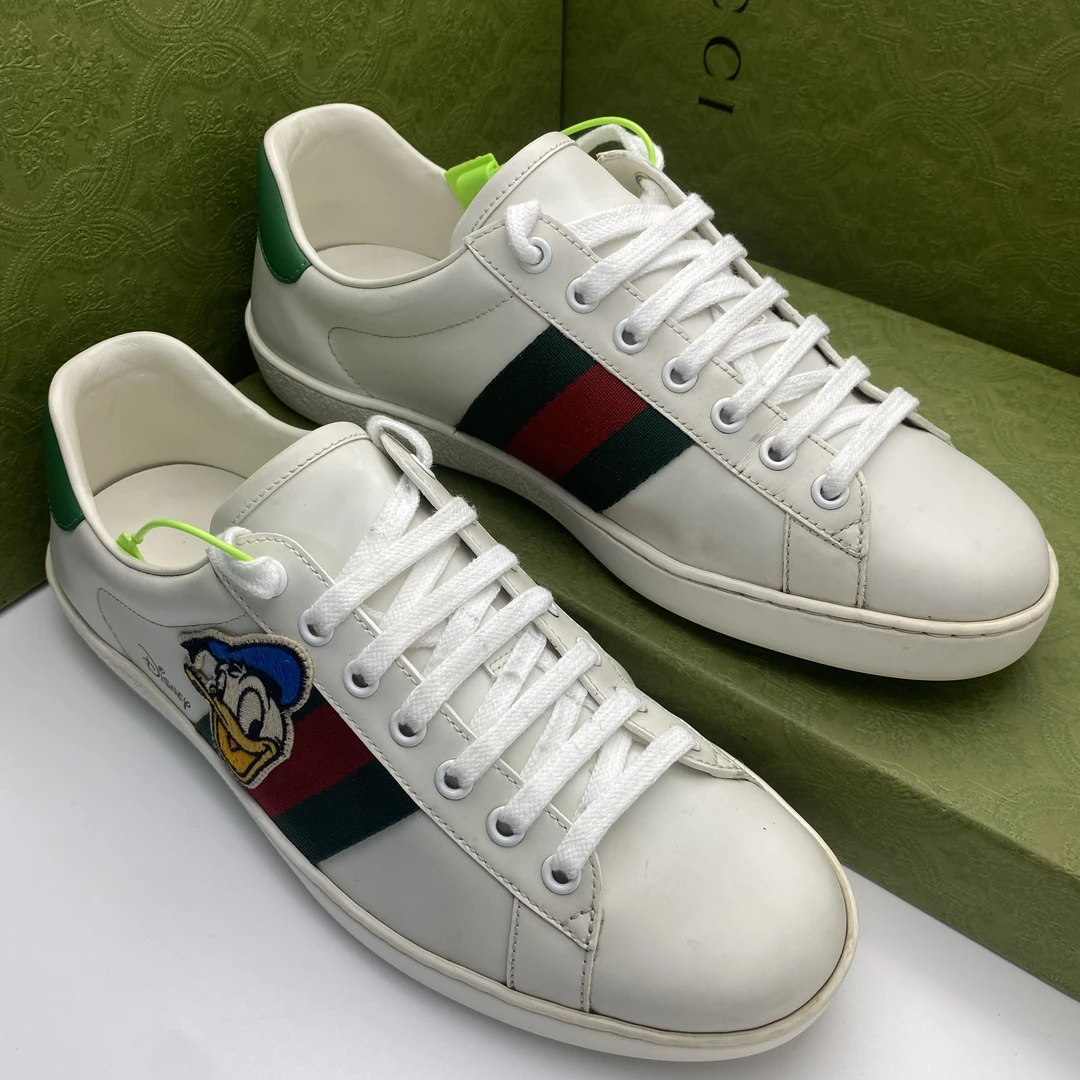95新 GUCCI/古驰 41欧码/经典刺绣唐老鸭联名白色板鞋