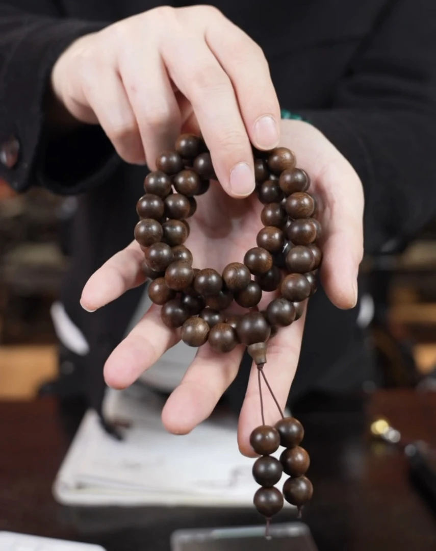 都蓬雷击瘿子留疤红油黄奇楠老料长串1.3