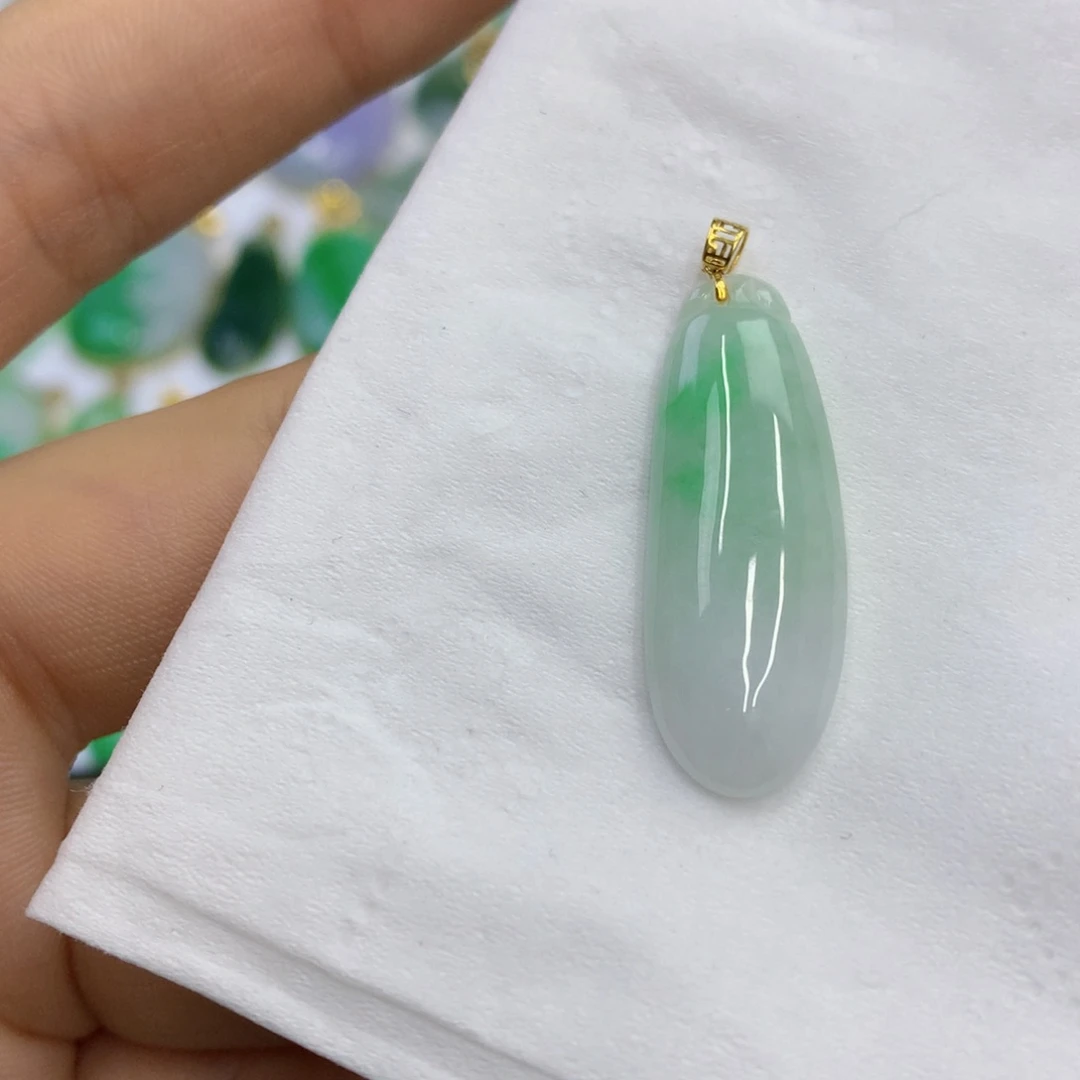 翡翠18K金镶嵌颈饰翡翠