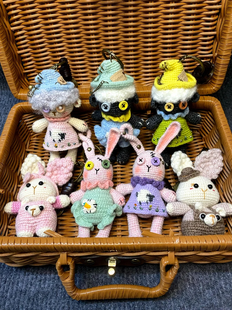 可爱羊毛线棉花糖微购手工钩织重工创意玩偶