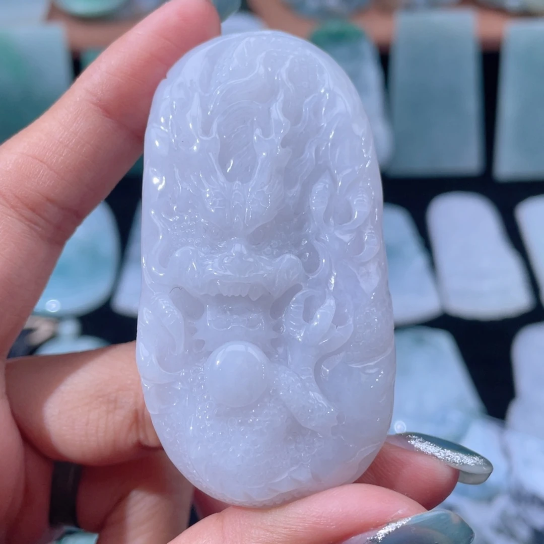 颈饰未镶嵌翡翠龙牌
