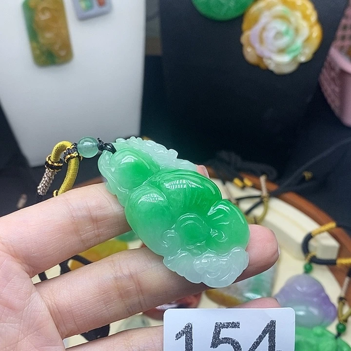 吊坠(赠链)未镶嵌翡翠