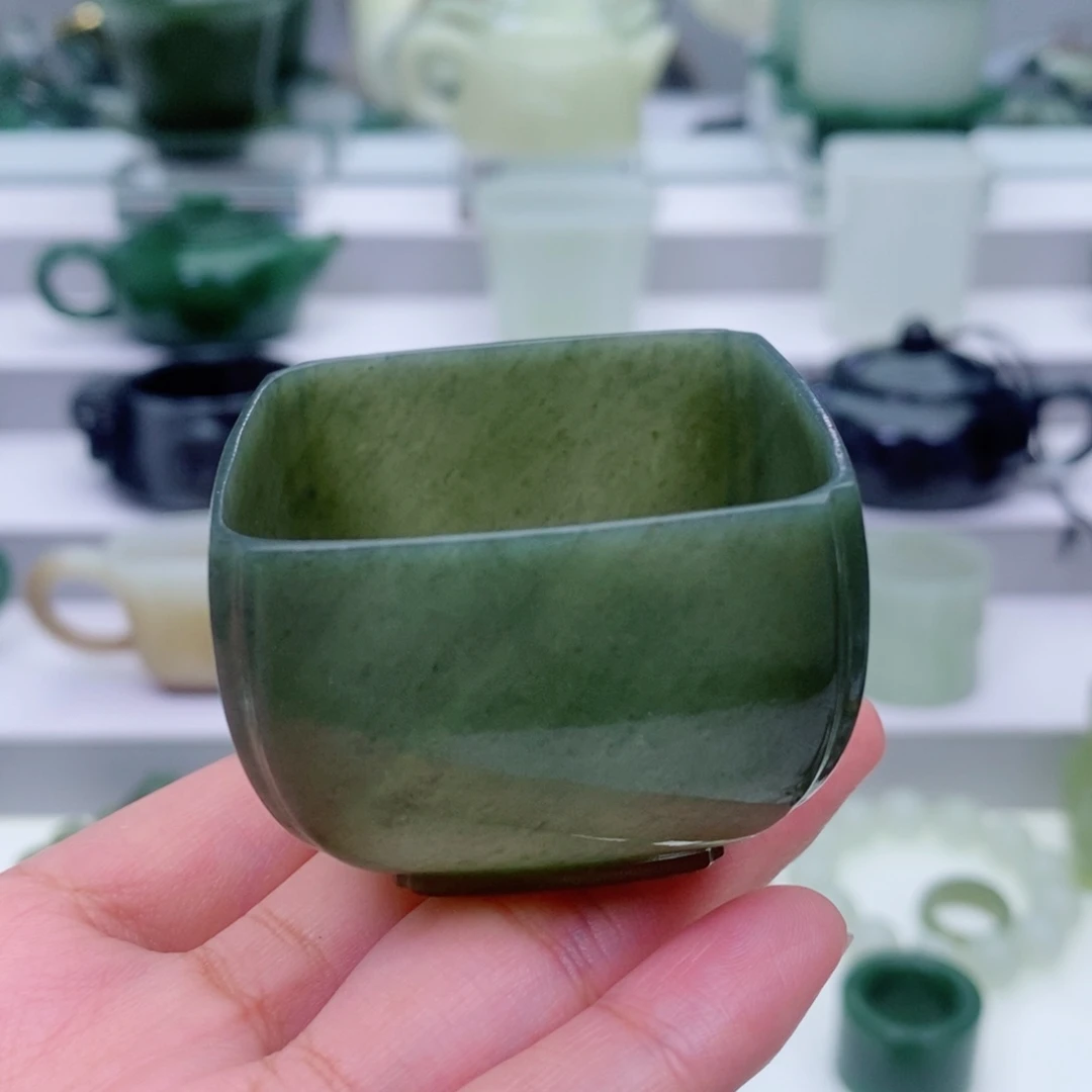 和田玉未镶嵌摆件杯子