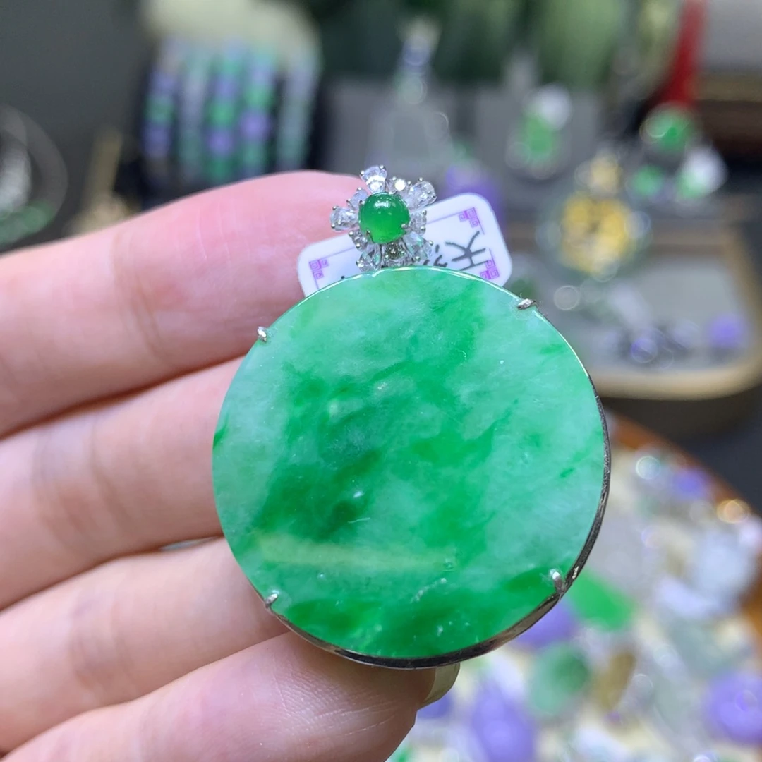 翡翠18K金镶嵌颈饰翡翠吊坠项链