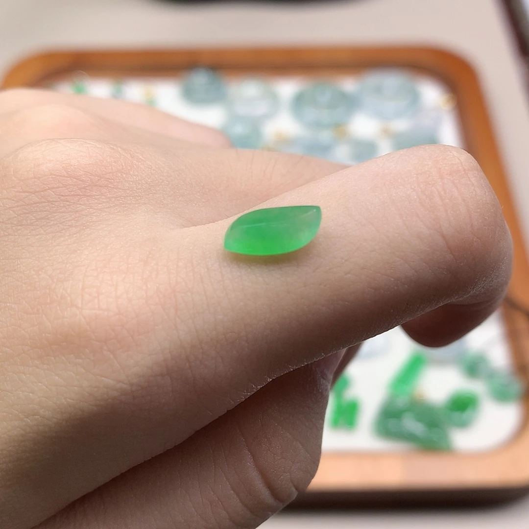 翡翠裸石缅甸天然A货翡翠随型