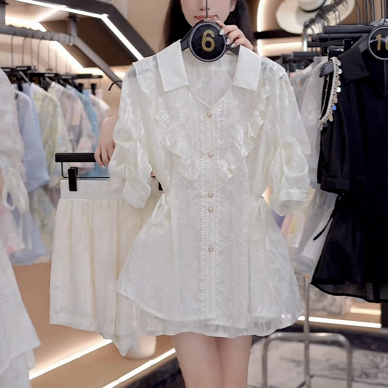 大方得体穿搭两件套2025夏季新款设计感短袖衬衫v领上衣+短裤套装