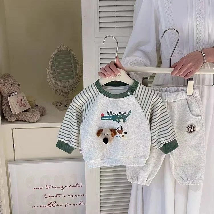 婴儿秋季男女童卡通风休闲套装春秋外套加绒洋气条纹幼儿韩版冬季