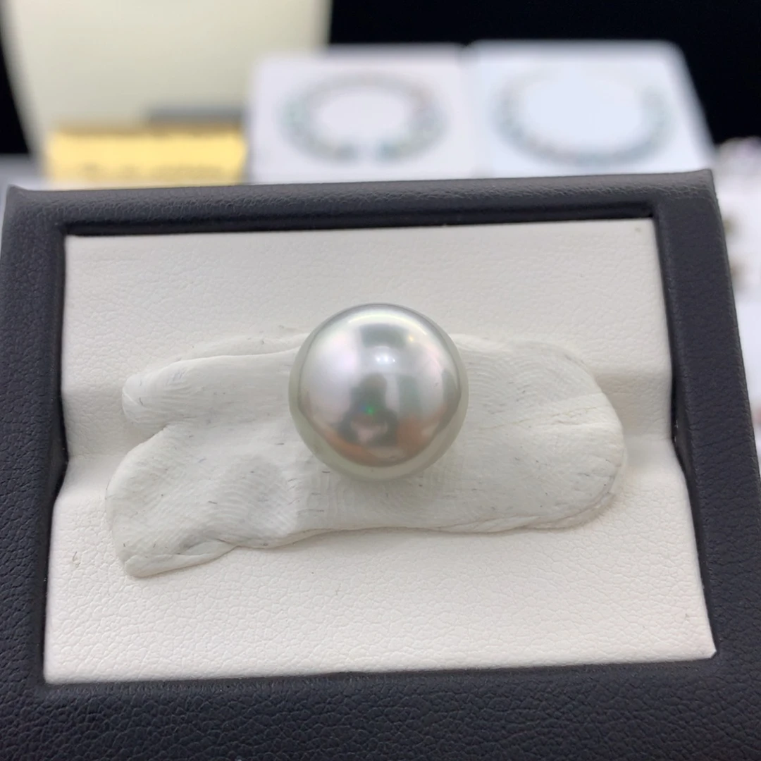 未镶嵌裸珠定制海水珍珠13.5mm果绿色