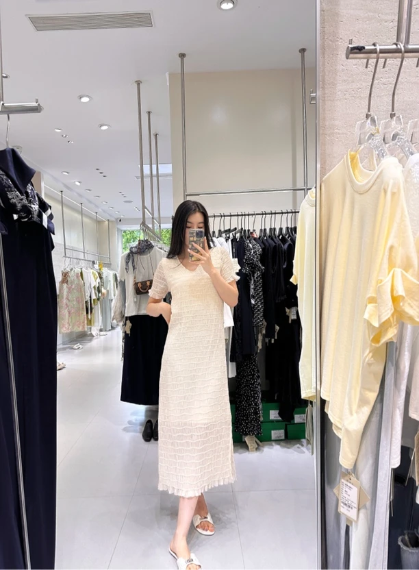 法式V领串珠系绳显瘦中长连衣裙时尚气质高级感