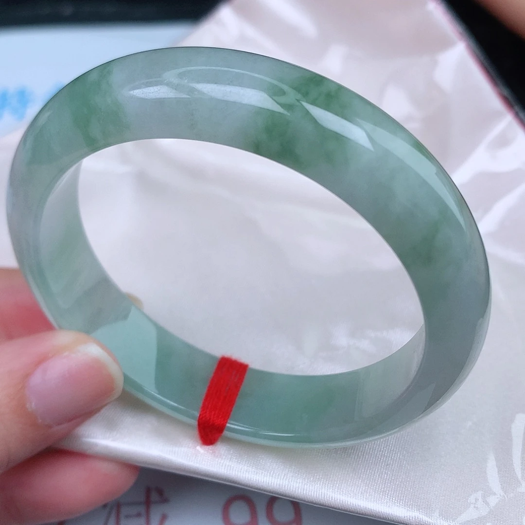 翡翠手镯未镶嵌天然