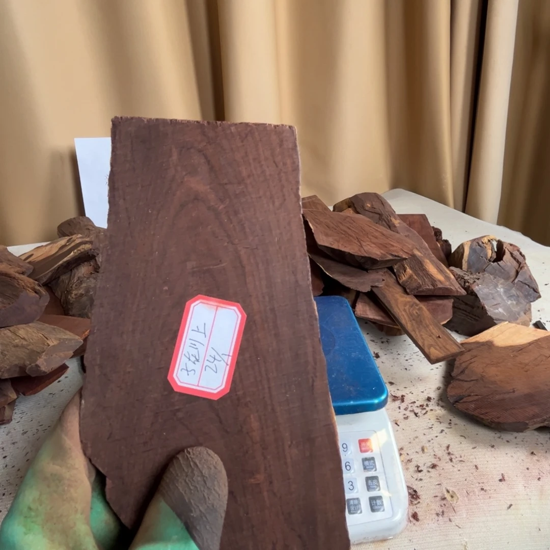 子***上檀香紫檀（小叶紫檀）