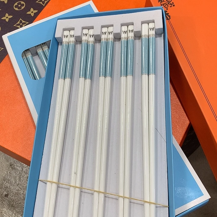 瓷片我都快睡啦我