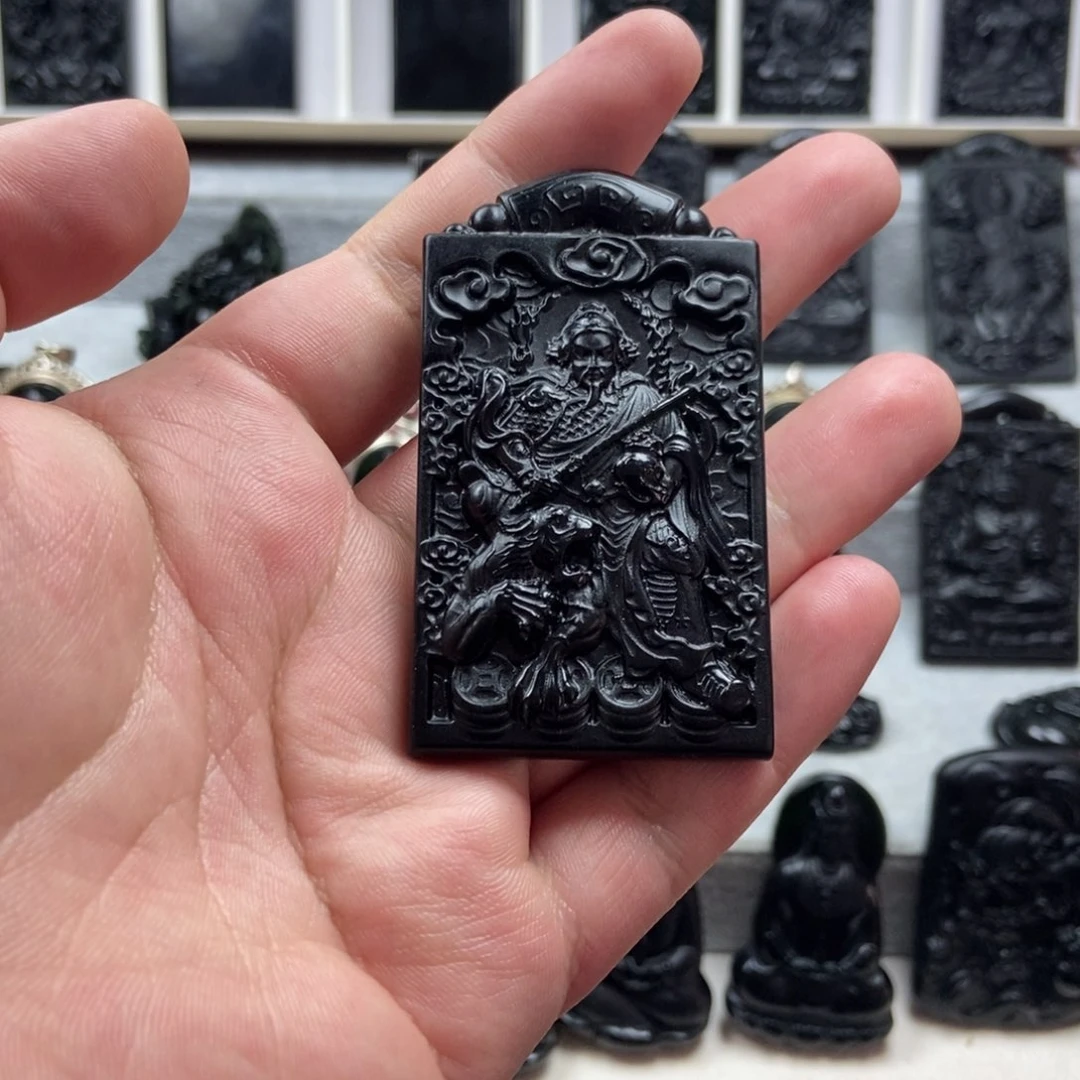 岫玉未镶嵌颈饰橘****。