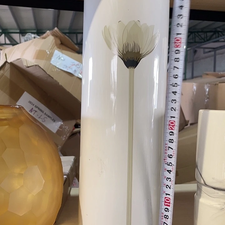 陶瓷花瓶部分（微瑕）