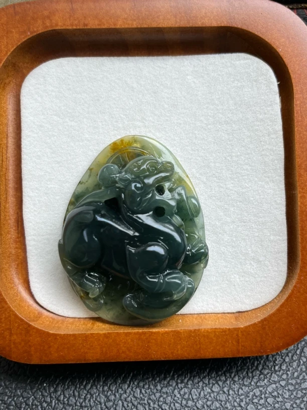 岫玉花玉，老蓝水貔貅