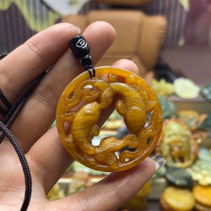 蛇纹石玉未镶嵌颈饰