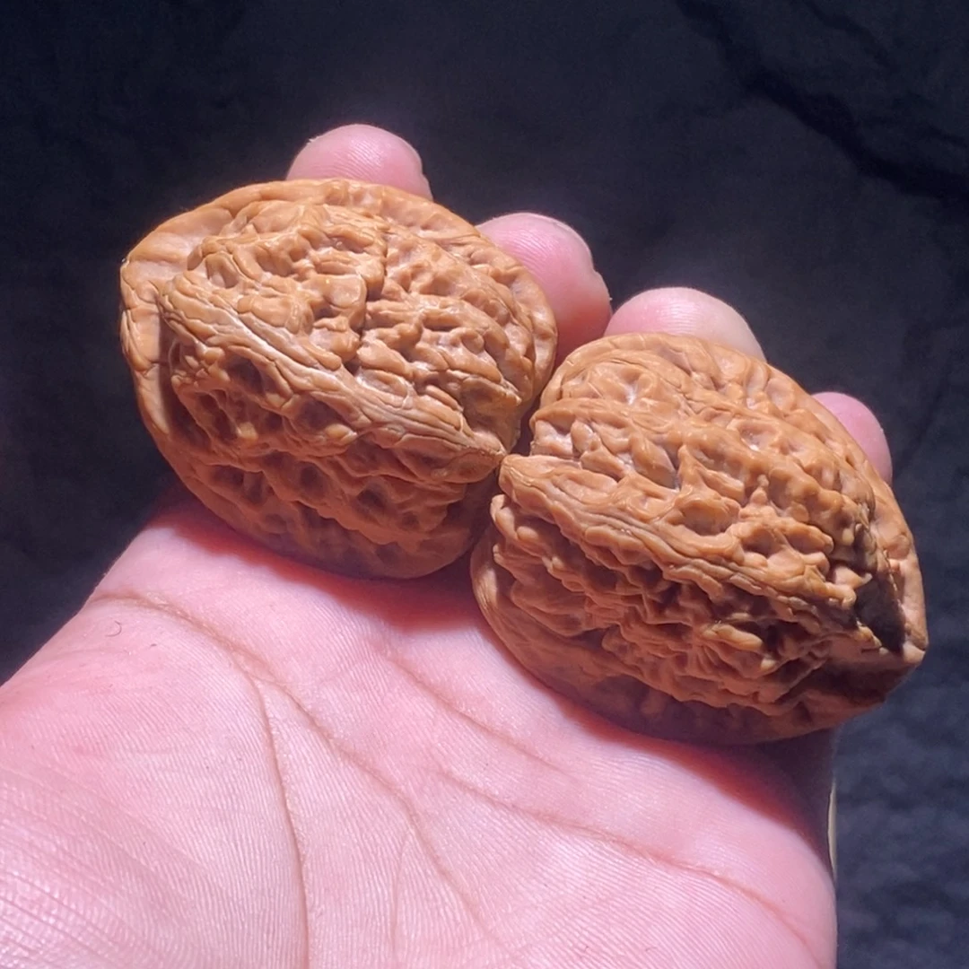 布***王文玩核桃吊坠红锦鲤
