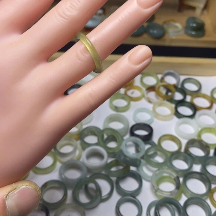 蛇纹石玉合金戒指