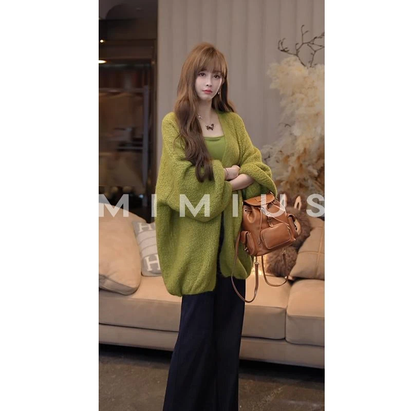 秋冬新款温柔慵懒感显白灯笼袖宽松毛针织衫开衫外套