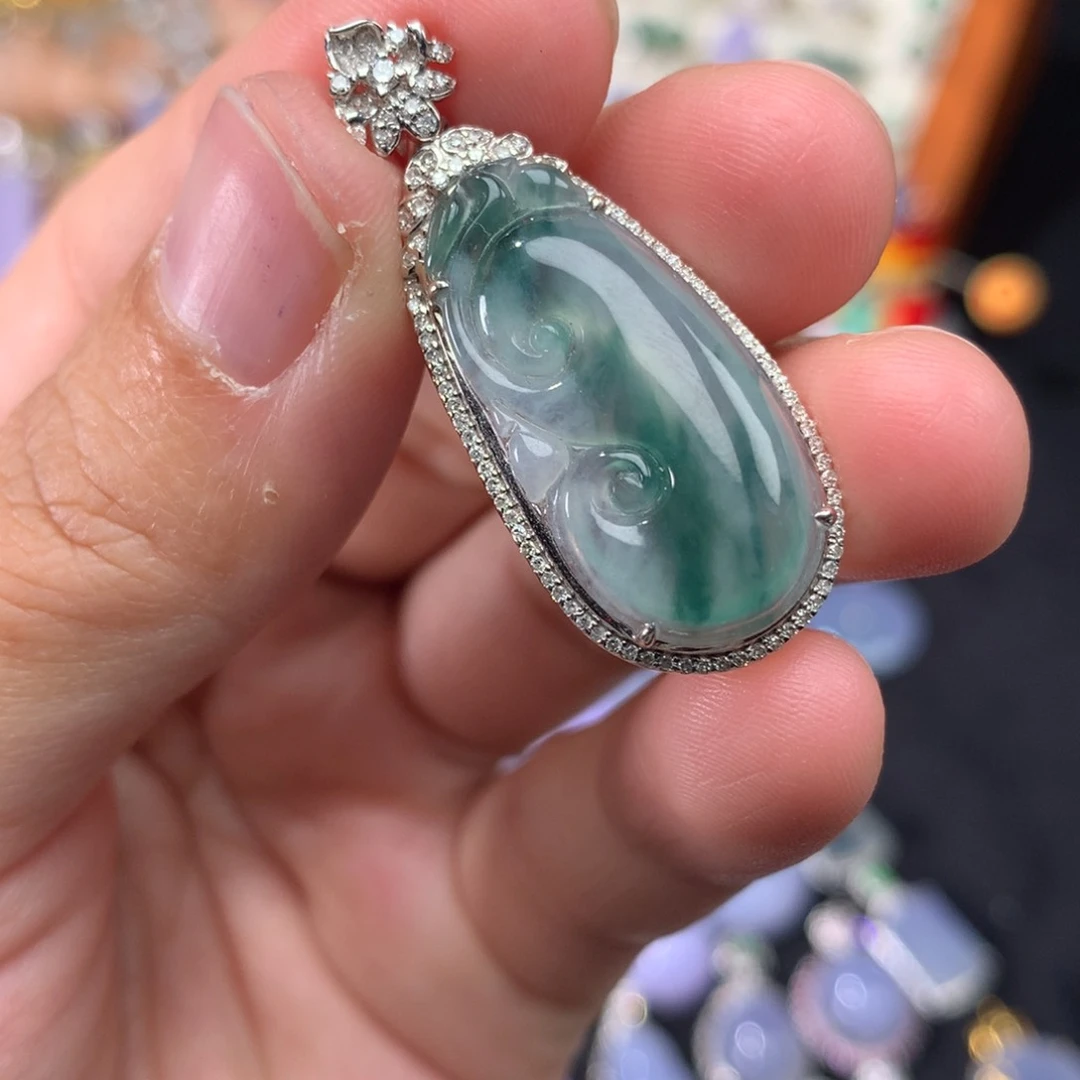 吊坠(不含链)18K金镶嵌翡翠