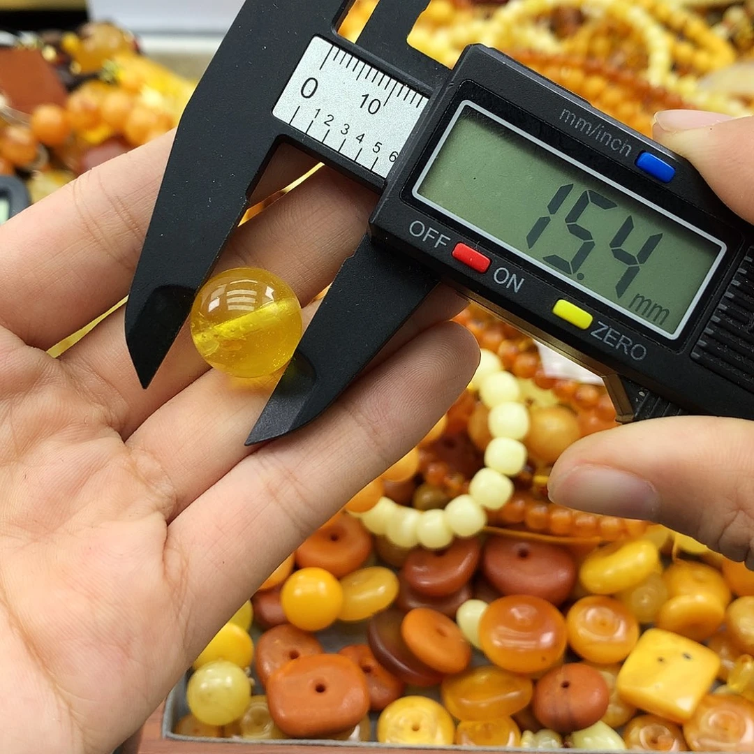 未镶嵌琥珀珠宝奇石