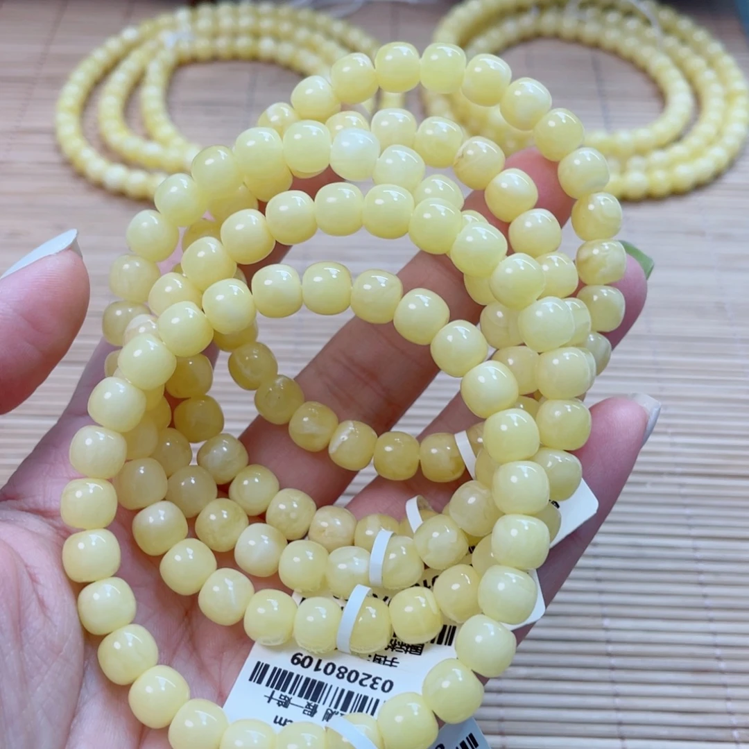 裸石蜜蜡未镶嵌多样性发其中一个