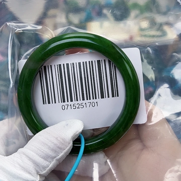 和田玉未镶嵌手镯微瑕58