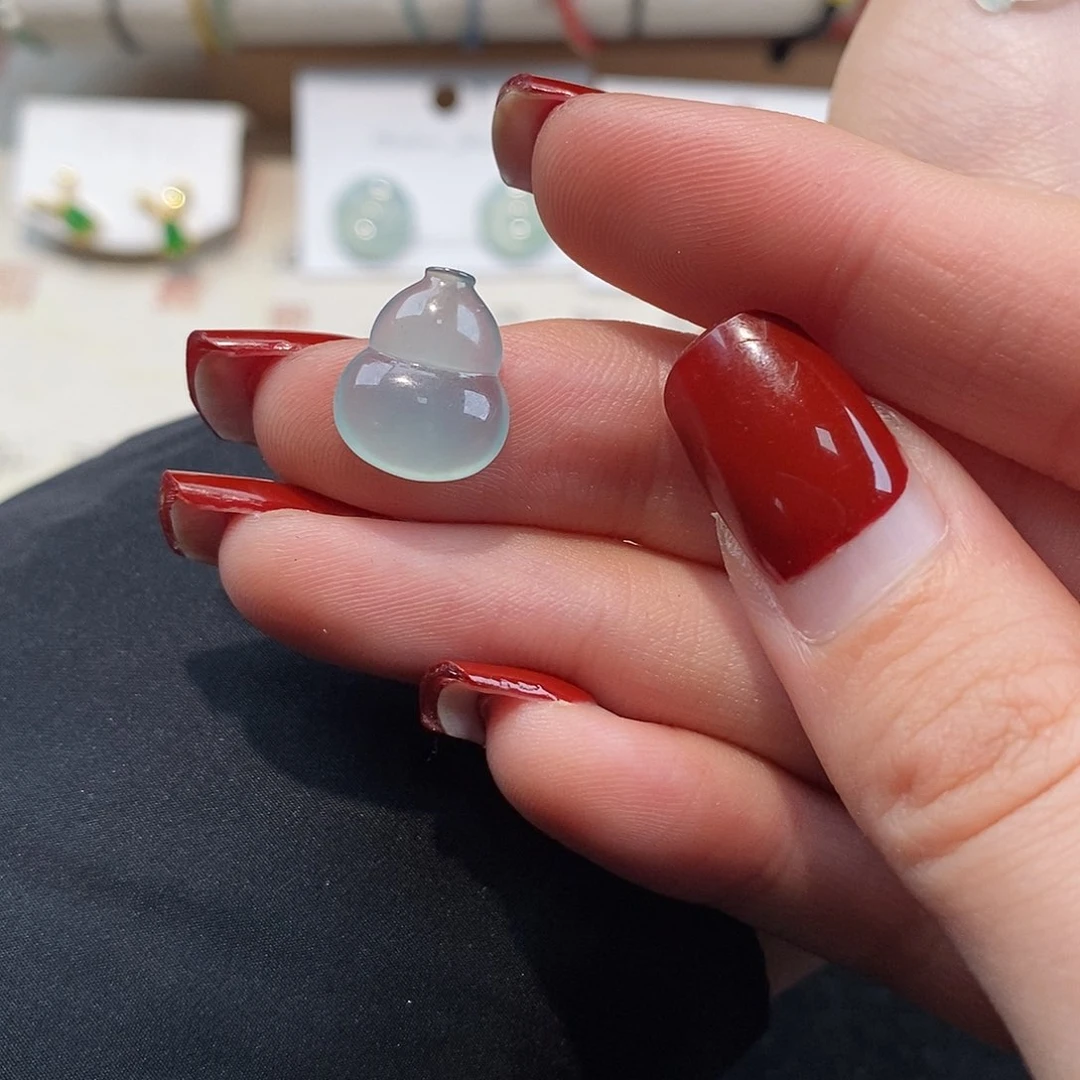 翡翠颈饰未镶嵌芒**墩天然翡翠