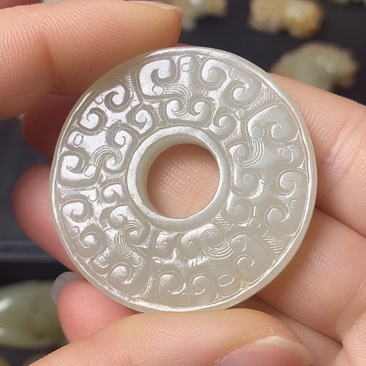 和田玉（糖玉）车挂未镶嵌活****话