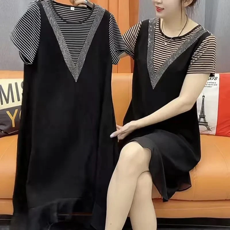 时尚圆领印花烫钻短袖连衣裙女大码遮肚子减龄洋气修身显瘦妈妈装