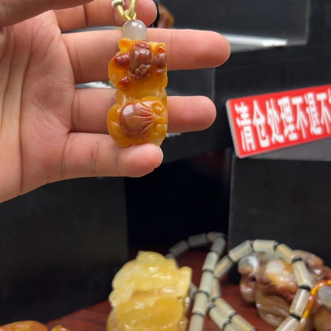 未镶嵌石英质玉（黄龙玉）黄龙玉